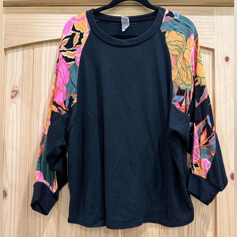 7th Ray Black Top with Bright Pink Accent - Size Large